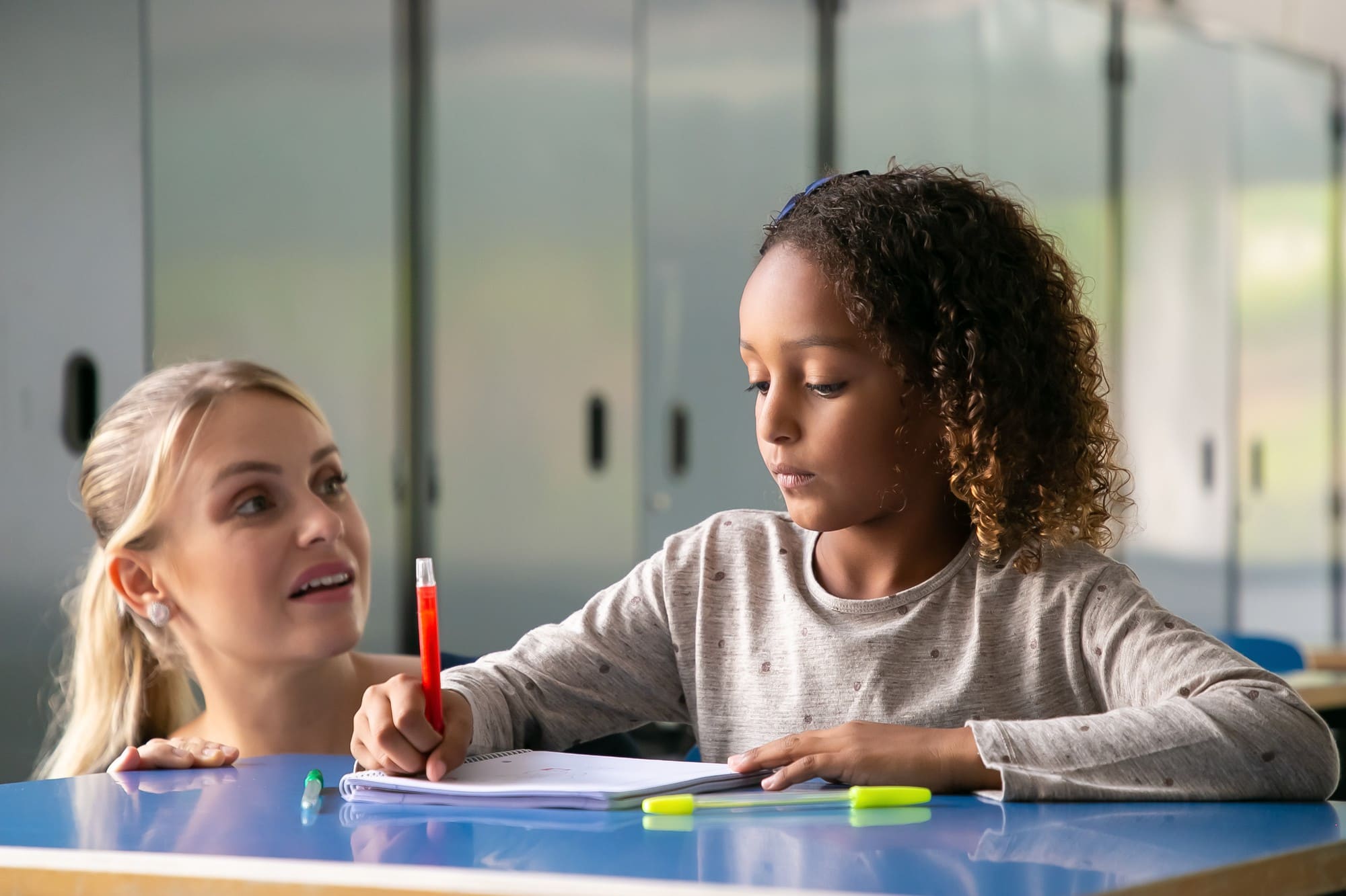 Child in a one-on-one Cognigym training session